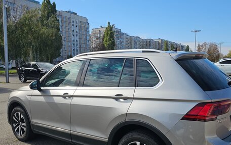 Volkswagen Tiguan II, 2019 год, 1 980 000 рублей, 3 фотография