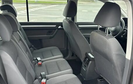 Volkswagen Touran III, 2010 год, 1 200 000 рублей, 7 фотография