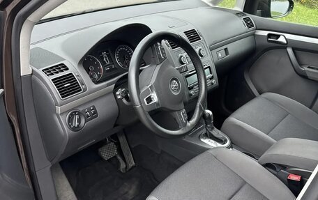 Volkswagen Touran III, 2010 год, 1 200 000 рублей, 6 фотография