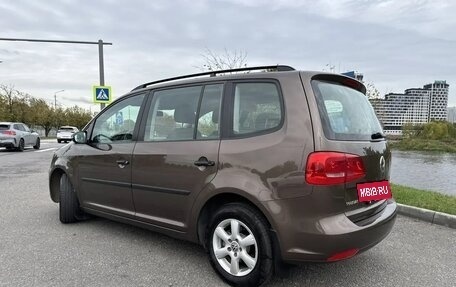 Volkswagen Touran III, 2010 год, 1 200 000 рублей, 4 фотография