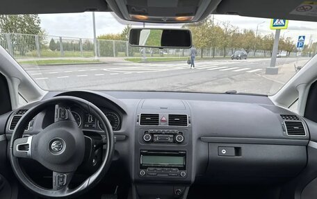 Volkswagen Touran III, 2010 год, 1 200 000 рублей, 9 фотография