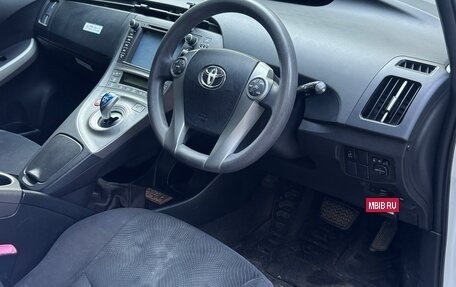 Toyota Prius, 2013 год, 900 000 рублей, 2 фотография