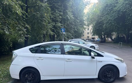 Toyota Prius, 2013 год, 900 000 рублей, 8 фотография
