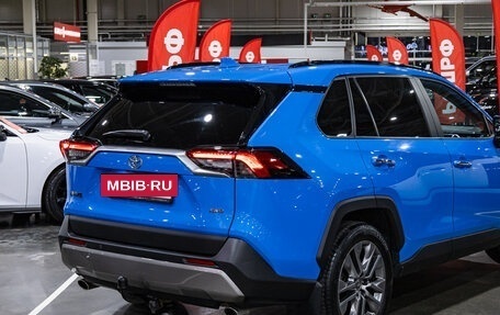 Toyota RAV4, 2021 год, 3 289 900 рублей, 7 фотография