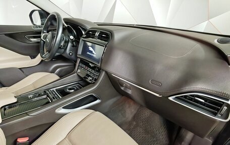 Jaguar F-Pace, 2019 год, 3 350 000 рублей, 13 фотография