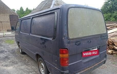 Toyota HiAce H100, 1991 год, 210 000 рублей, 3 фотография