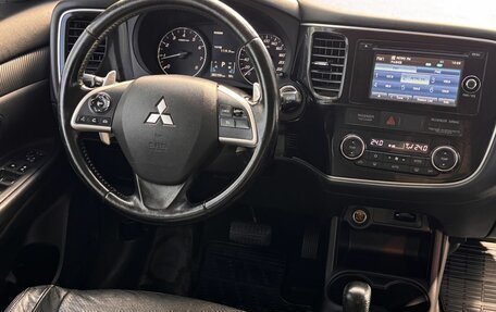 Mitsubishi Outlander III рестайлинг 3, 2013 год, 1 020 000 рублей, 12 фотография