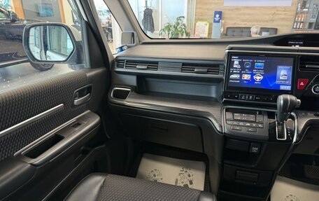 Honda Stepwgn IV, 2016 год, 2 089 000 рублей, 14 фотография