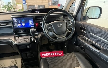 Honda Stepwgn IV, 2016 год, 2 089 000 рублей, 15 фотография