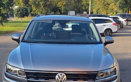 Volkswagen Tiguan II, 2020 год, 2 700 000 рублей, 2 фотография