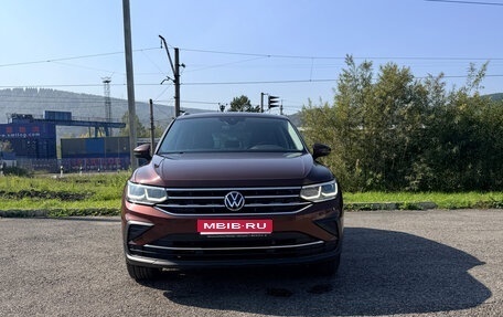 Volkswagen Tiguan II, 2021 год, 3 350 000 рублей, 1 фотография