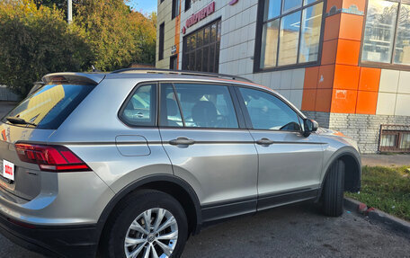 Volkswagen Tiguan II, 2020 год, 2 700 000 рублей, 3 фотография