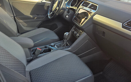 Volkswagen Tiguan II, 2020 год, 2 700 000 рублей, 6 фотография