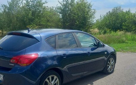 Opel Astra J, 2011 год, 650 000 рублей, 3 фотография