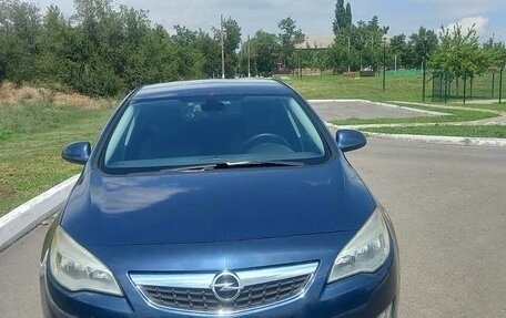 Opel Astra J, 2011 год, 650 000 рублей, 6 фотография