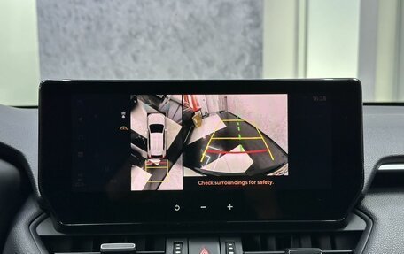 Toyota RAV4, 2025 год, 3 990 000 рублей, 26 фотография