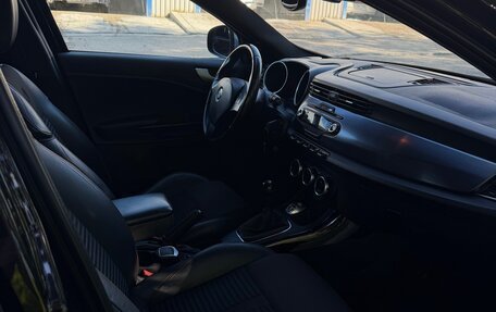 Alfa Romeo Giulietta, 2010 год, 1 150 000 рублей, 8 фотография