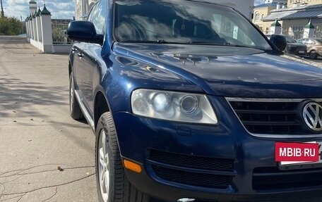 Volkswagen Touareg III, 2004 год, 635 000 рублей, 2 фотография