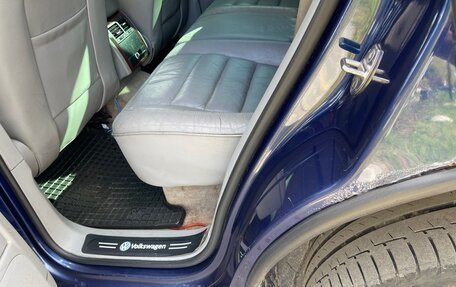 Volkswagen Touareg III, 2004 год, 635 000 рублей, 20 фотография