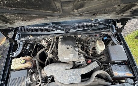 Chevrolet Tahoe II, 2003 год, 700 000 рублей, 16 фотография
