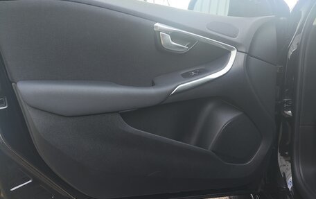 Volvo V40 II рестайлинг, 2016 год, 1 350 000 рублей, 15 фотография