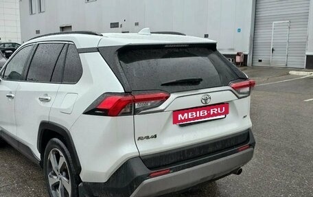 Toyota RAV4, 2020 год, 2 995 000 рублей, 4 фотография