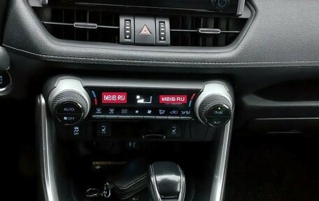 Toyota RAV4, 2020 год, 2 995 000 рублей, 7 фотография