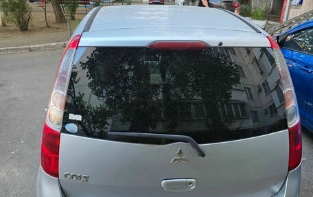 Mitsubishi Colt VI рестайлинг, 2004 год, 500 000 рублей, 5 фотография