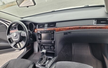 Skoda Superb III рестайлинг, 2012 год, 1 150 000 рублей, 14 фотография