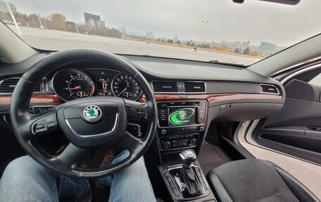 Skoda Superb III рестайлинг, 2012 год, 1 150 000 рублей, 26 фотография