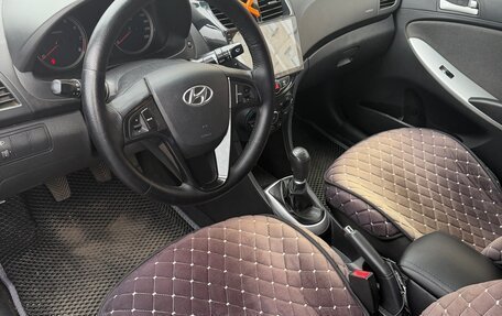 Hyundai Solaris II рестайлинг, 2012 год, 595 000 рублей, 4 фотография