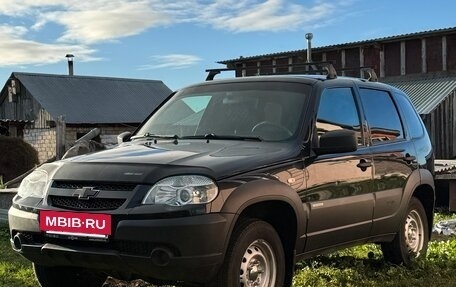 Chevrolet Niva I рестайлинг, 2018 год, 710 000 рублей, 3 фотография