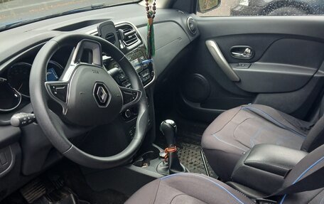 Renault Logan II, 2018 год, 950 000 рублей, 8 фотография