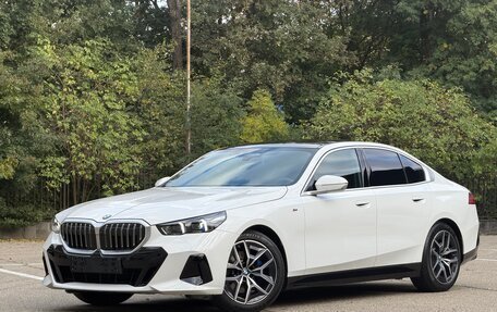 BMW 5 серия, 2024 год, 7 000 000 рублей, 2 фотография