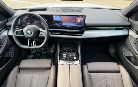 BMW 5 серия, 2024 год, 7 000 000 рублей, 13 фотография