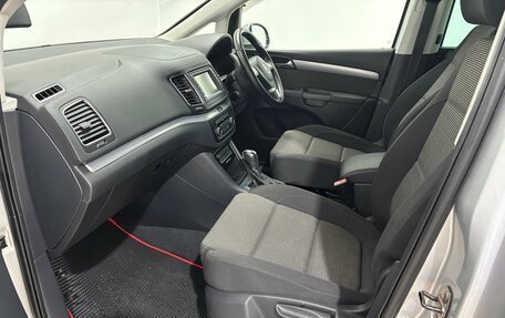 Volkswagen Sharan II, 2011 год, 1 315 000 рублей, 15 фотография