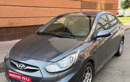Hyundai Solaris II рестайлинг, 2012 год, 600 000 рублей, 2 фотография
