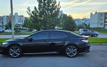 Toyota Camry, 2019 год, 2 690 000 рублей, 4 фотография
