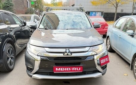 Mitsubishi Outlander III рестайлинг 3, 2015 год, 1 850 000 рублей, 1 фотография
