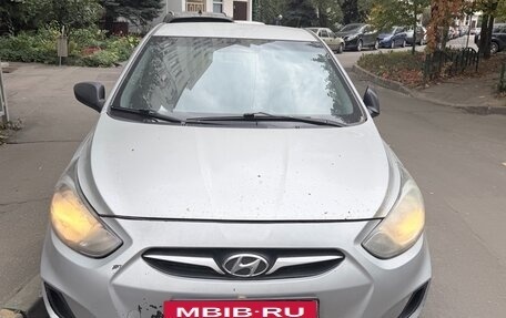 Hyundai Solaris II рестайлинг, 2013 год, 555 000 рублей, 3 фотография