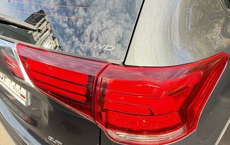 Mitsubishi Outlander III рестайлинг 3, 2015 год, 1 850 000 рублей, 25 фотография