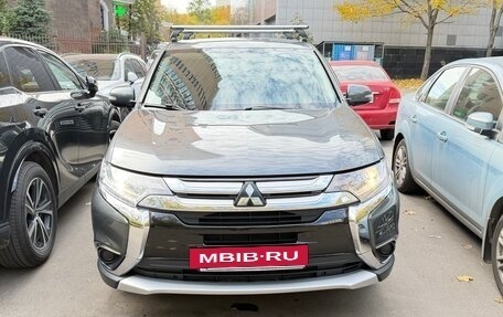 Mitsubishi Outlander III рестайлинг 3, 2015 год, 1 850 000 рублей, 19 фотография
