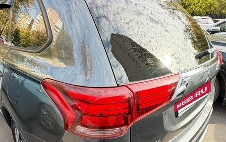 Mitsubishi Outlander III рестайлинг 3, 2015 год, 1 850 000 рублей, 26 фотография