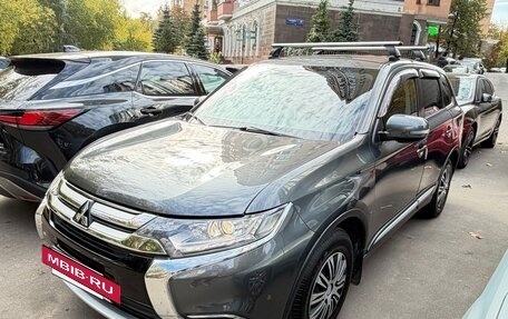 Mitsubishi Outlander III рестайлинг 3, 2015 год, 1 850 000 рублей, 20 фотография