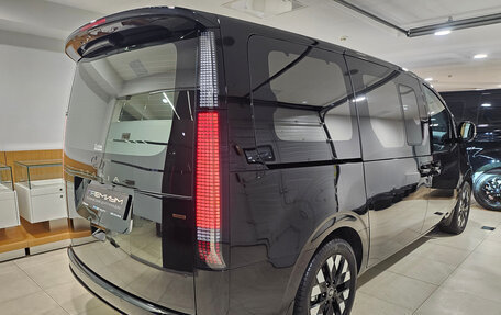 Hyundai Staria, 2024 год, 9 450 000 рублей, 2 фотография