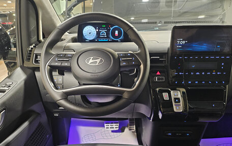 Hyundai Staria, 2024 год, 9 450 000 рублей, 10 фотография