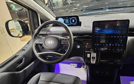 Hyundai Staria, 2024 год, 9 450 000 рублей, 11 фотография