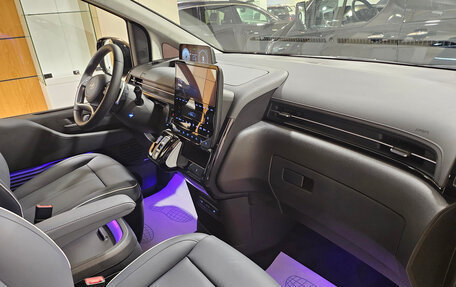 Hyundai Staria, 2024 год, 9 450 000 рублей, 16 фотография