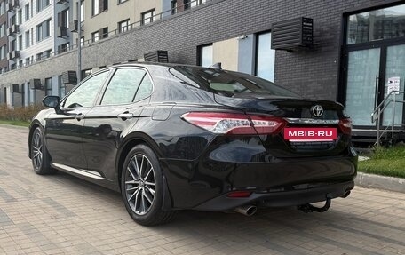 Toyota Camry, 2023 год, 3 850 000 рублей, 2 фотография