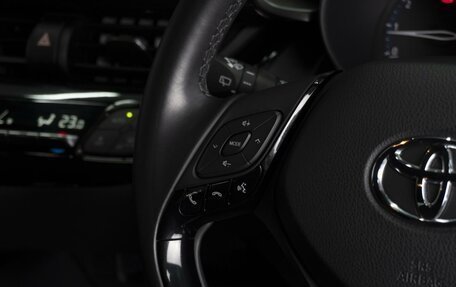 Toyota C-HR I рестайлинг, 2018 год, 1 945 000 рублей, 14 фотография